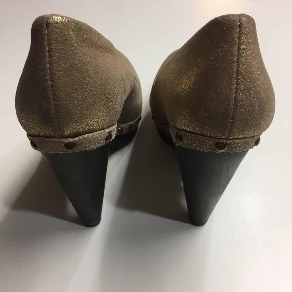 Sparkly Gold Seychelles Heels - Picture 6 of 8